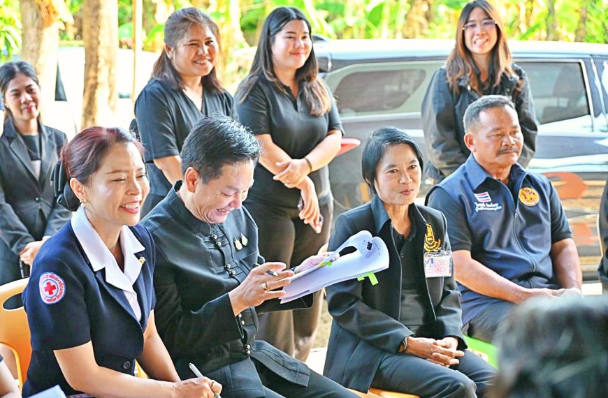 สพป.นครปฐม เขต ๑ ร่วมลงพื้นที่ติดตาม เยี่ยมบ้านนักเรียนทุนพระราชทาน ม.ท.ศ. รุ่นที่ ๑๕ – ๑๗ ประ&hellip;