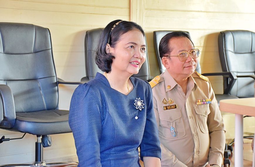 ผอ.สพป.นครปฐม เขต 1 เข้าพบนมัสการ พระธรรมวชิรเจติยาจารย์ (ชัยวัฒน์ ปญฺญาสิริ) ผู้รักษาการแทนเจ้าอาวา&hellip;