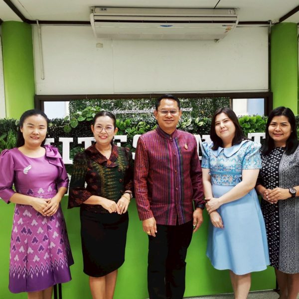 ร่วมรณรงค์การแต่งกายตามอัตลักษณ์ไทยสู่สากล ภายใต้แนวคิด “ภูมิใจแต่งไทยทั้งแผ่นดิน”