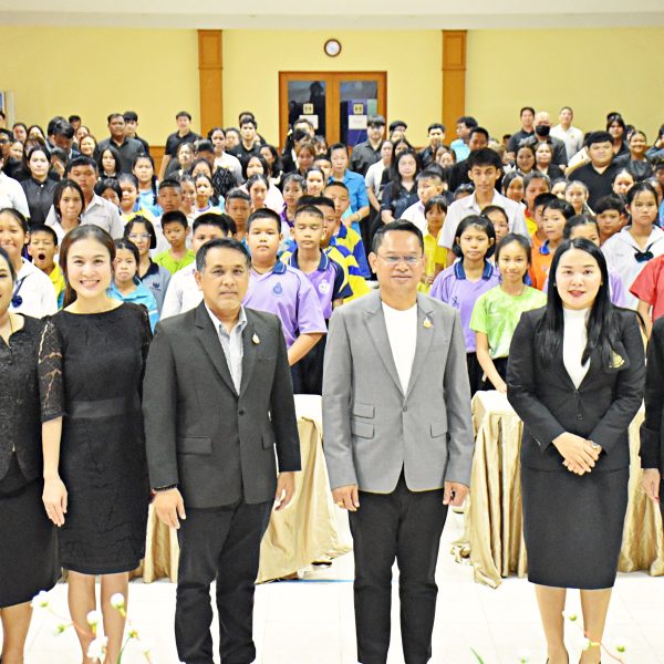 การประชุมเชิงปฏิบัติการโครงการส่งเสริมกิจกรรมพัฒนาผู้เรียน การส่งเสริมประชาธิปไตยในโรงเรียน รายการแต…