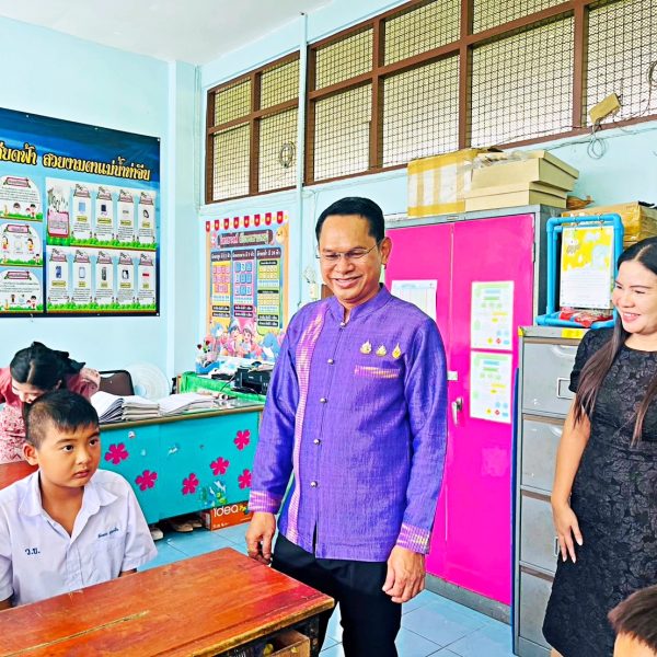 ผอ.สพป.นครปฐม เขต ๑ ลงพื้นที่ตรวจเยี่ยมและติดตามเพื่อขับเคลื่อนนโยบาย “คืนเวลาให้ครู เพื่อคืนอนาคตให…